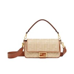 Borsa Fendi Baguette Media 8BR600 denim con motivo FF ricamato tono su tono Caffè