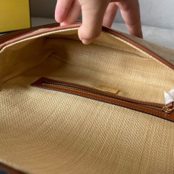 Borsa Fendi Baguette Media 8BR600 denim con motivo FF ricamato tono su tono Caffè