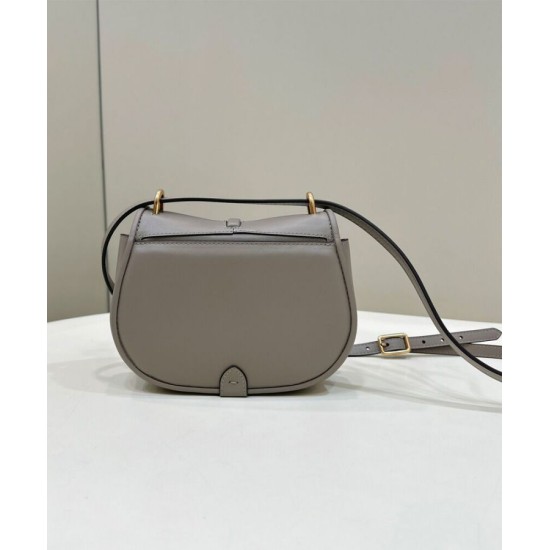 Replica Borsa Fendi C'mon Small/Medium Satchel con curvatura 8BS082 Grigia Replica Borsa Fendi C'mon Small/Medium Satchel con curvatura 8BS082 Grigia