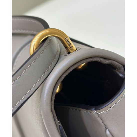 Replica Borsa Fendi C'mon Small/Medium Satchel con curvatura 8BS082 Grigia Replica Borsa Fendi C'mon Small/Medium Satchel con curvatura 8BS082 Grigia