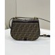 Replica Fendi C'mon Borsa a cartella media con curvatura 8BT366 Caffè Replica Fendi C'mon Borsa a cartella media con curvatura 8BT366 Caffè