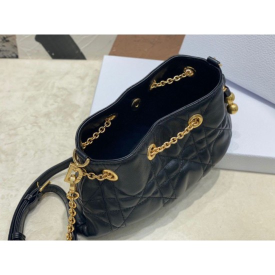 Replica Borsa Dior Ammi piccola/media Macrocannage Nera Replica Borsa Dior Ammi piccola/media Macrocannage Nera