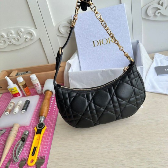 Replica Borsa a tracolla Dior CD Lounge Pelle di agnello macrocannage nera Replica Borsa a tracolla Dior CD Lounge Pelle di agnello macrocannage nera