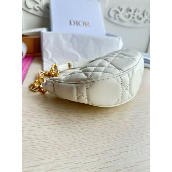 Replica Borsa a tracolla Dior CD Lounge Pelle di agnello Macrocannage bianca Replica Borsa a tracolla Dior CD Lounge Pelle di agnello Macrocannage bianca