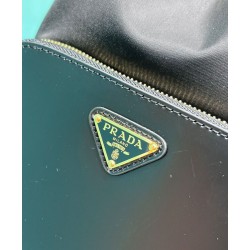 Borsa Prada Re-Nylon e pelle spazzolata 1BH038 Nera Borsa Prada Re-Nylon e pelle spazzolata 1BH038 Nera