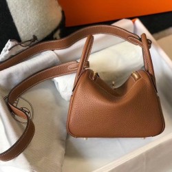 Borsa Hermes Lindy Mini Clemence in pelle di vitello dorata