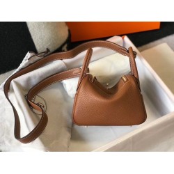 Borsa Hermes Lindy Mini Clemence in pelle di vitello dorata Borsa Hermes Lindy Mini Clemence in pelle di vitello dorata