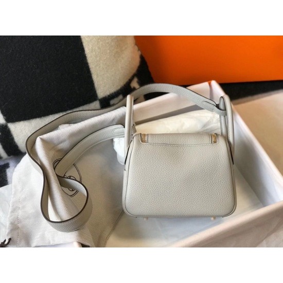 Replica Borsa Hermes Mini Lindy Clemence grigio perla Replica Borsa Hermes Mini Lindy Clemence grigio perla