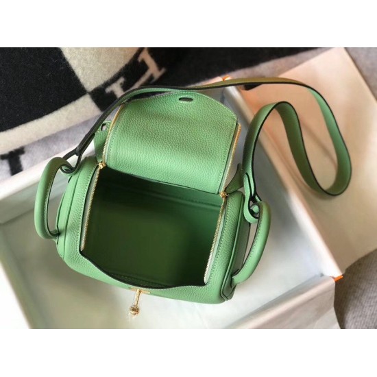 Replica Borsa Hermes Lindy Mini Clemence in pelle di vitello verde Replica Borsa Hermes Lindy Mini Clemence in pelle di vitello verde