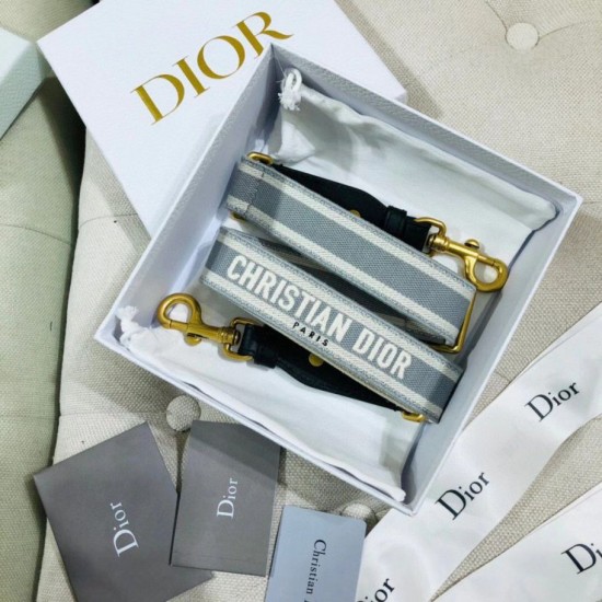Replica Tracolla regolabile con ricamo Dior Grigia Replica Tracolla regolabile con ricamo Dior Grigia
