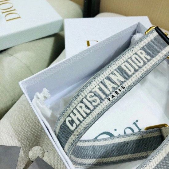 Replica Tracolla regolabile con ricamo Dior Grigia Replica Tracolla regolabile con ricamo Dior Grigia