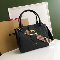 Burberry Buckle Bag 0221 Nero