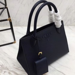 Borsa in pelle Saffiano monocromatica Prada 1BA156 blu scuro