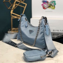 Borsa a tracolla Prada Re-Edition 2005 in nylon Azzurro
