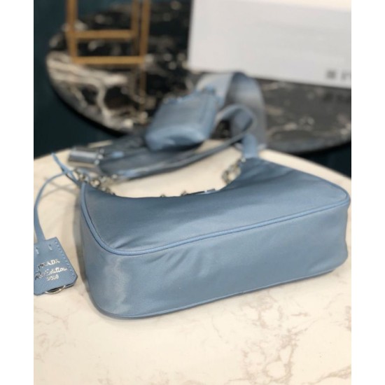 Replica Borsa a tracolla Prada Re-Edition 2005 in nylon Azzurro