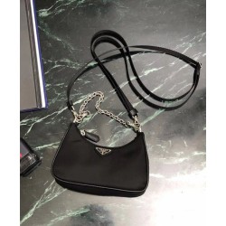 Mini borsa a tracolla Prada Re-Edition in nylon 1TT122