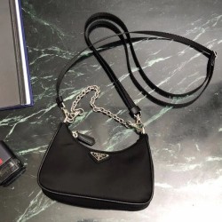 Mini borsa a tracolla Prada Re-Edition in nylon 1TT122
