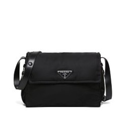 Borsa a tracolla Prada Medium in nylon imbottito 1BD255 Nera