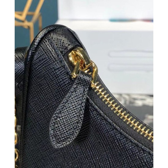 Replica Borsa Prada Re-Edition 2005 in pelle Saffiano 1BH204 Nera Replica Borsa Prada Re-Edition 2005 in pelle Saffiano 1BH204 Nera