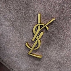 YSL Saint Laurent Cassandre Borsa a busta grande con catena scamosciata marrone YSL Saint Laurent Cassandre Borsa a busta grande con catena scamosciata marrone