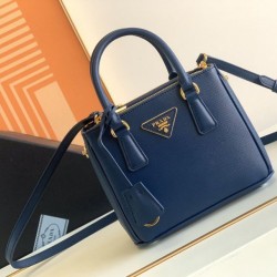 Prada Mini/Medium Galleria Bag Saffiano Blu