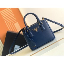 Prada Mini/Medium Galleria Bag Saffiano Blu