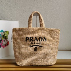 Borsa tote grande Prada all'uncinetto in filato effetto rafia beige