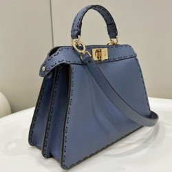 Borsa Fendi Peekaboo ISeeU Piccola Selleria con 556 impunture cucite a mano Blu