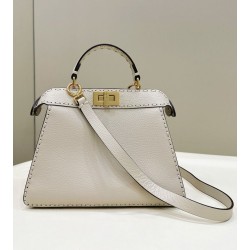 Borsa Fendi Peekaboo ISeeU Piccola Selleria con 556 impunture cucite a mano Beige