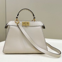 Borsa Fendi Peekaboo ISeeU Piccola Selleria con 556 impunture cucite a mano Beige