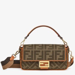 Borsa media Fendi Baguette verde denim