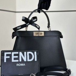 Borsa Peekaboo Fendi di Marc Jacobs Nero