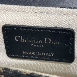 Borsa Dior Mini Saddle con tracolla Blu scuro