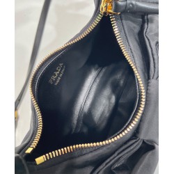 Mini-bag in nylon/nappa Prada Re-Nylon con fiocco 1BC241 Nero
