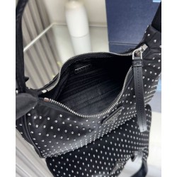 Borsa mini Prada Re-Edition Re-Nylon con borchie 1BC515 Nero