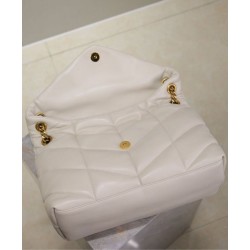 Borsa media YSL Saint Laurent Puffer in nappa color crema Borsa media YSL Saint Laurent Puffer in nappa color crema