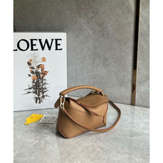 Loewe Puzzle Mini Bag Pelle di vitello granulata toffee Loewe Puzzle Mini Bag Pelle di vitello granulata toffee