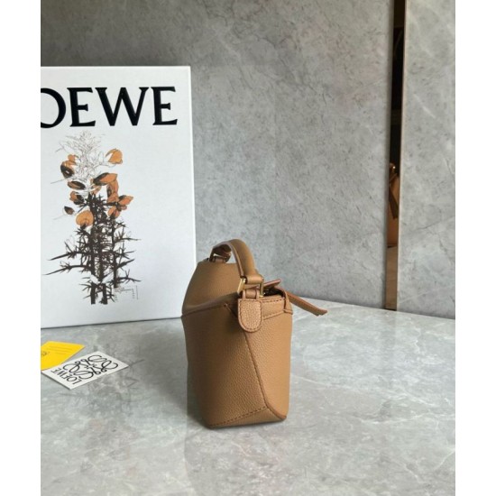 Loewe Puzzle Mini Bag Pelle di vitello granulata toffee Loewe Puzzle Mini Bag Pelle di vitello granulata toffee