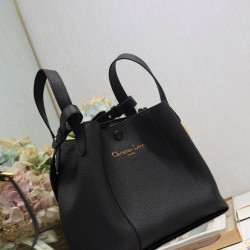 Replica Borsa a secchiello Dior Signature piccola/media nera Replica Borsa a secchiello Dior Signature piccola/media nera