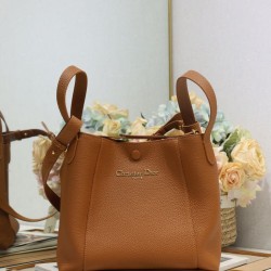 Borsa a secchiello Dior Signature piccola/media marrone Imitazioni