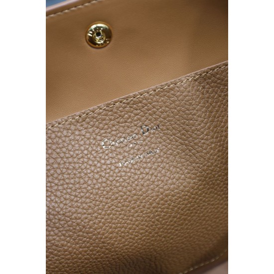 Replica Borsa a secchiello Dior Signature piccola/media marrone Imitazioni Falso Replica Borsa a secchiello Dior Signature piccola/media marrone Imitazioni Falso