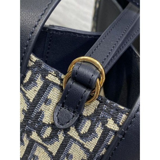 Borsa a secchiello Dior Signature piccola/media replica Dior Oblique Jacquard blu Imitazione Borsa a secchiello Dior Signature piccola/media replica Dior Oblique Jacquard blu Imitazione