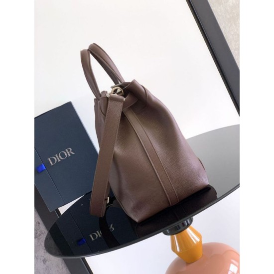 Replica Borsa tote Dior Normandie media da uomo marrone Imitazioni Falso Replica Borsa tote Dior Normandie media da uomo marrone Imitazioni Falso