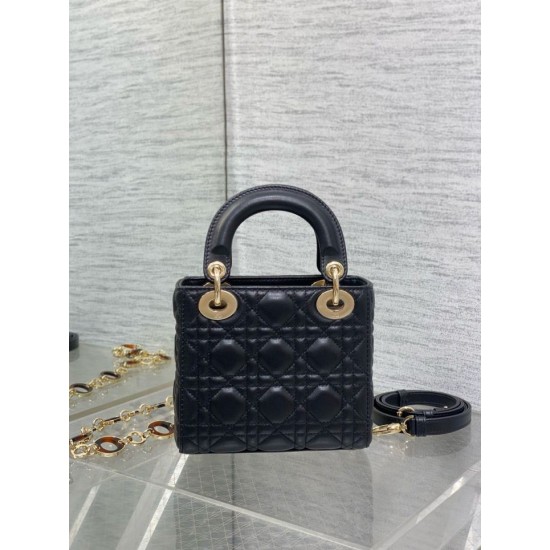 Replica Mini Borsa Dior Lady Dior con O-link Nero Cannage Imitazioni Falso Replica Mini Borsa Dior Lady Dior con O-link Nero Cannage Imitazioni Falso