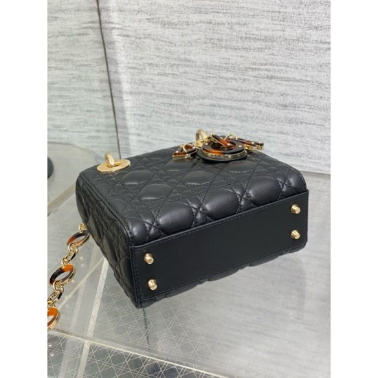Replica Mini Borsa Dior Lady Dior con O-link Nero Cannage Imitazioni Falso Replica Mini Borsa Dior Lady Dior con O-link Nero Cannage Imitazioni Falso