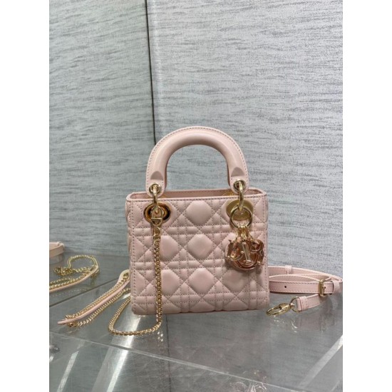 Replica Borsa Dior Lady Dior Mini con Catena e Charms in Resina Rosa Imitazioni Falso Replica Borsa Dior Lady Dior Mini con Catena e Charms in Resina Rosa Imitazioni Falso