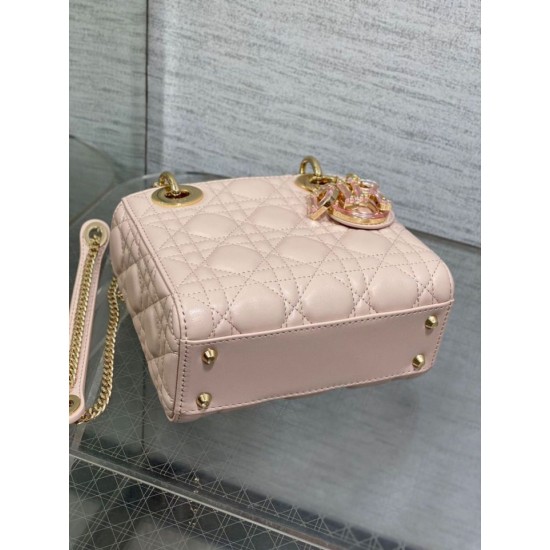 Replica Borsa Dior Lady Dior Mini con Catena e Charms in Resina Rosa Imitazioni Falso Replica Borsa Dior Lady Dior Mini con Catena e Charms in Resina Rosa Imitazioni Falso