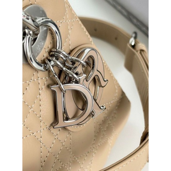 Replica Borsa Dior Classic Lady piccola Dior My ABCDior beige Imitazioni Falso Replica Borsa Dior Classic Lady piccola Dior My ABCDior beige Imitazioni Falso