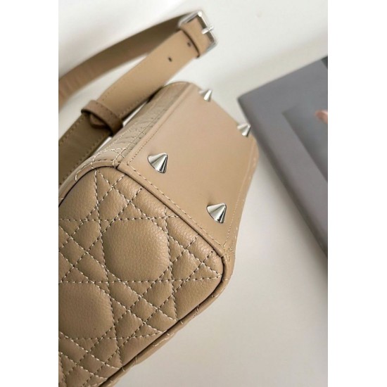 Replica Borsa Dior Classic Lady piccola Dior My ABCDior beige Imitazioni Falso Replica Borsa Dior Classic Lady piccola Dior My ABCDior beige Imitazioni Falso
