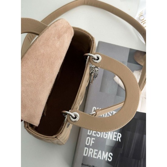 Replica Borsa Dior Classic Lady piccola Dior My ABCDior beige Imitazioni Falso Replica Borsa Dior Classic Lady piccola Dior My ABCDior beige Imitazioni Falso